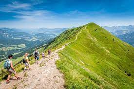 Allgemeine charakteristik über ein weitverzweigtes netz von wanderwegen, insgesamt über 140 km, gelangt man zu fuß oder mit einer kutsche zu den. Oberstdorf Zum Wandern Und Spazieren Ideale Wanderwege Oberstdorf Wandern Wanderwege Weltreise