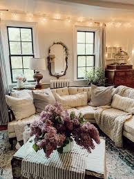 24 Vintage Chic Diy Farmhouse Living Room Ideas To Give You Inspiration Farm House Living Room Antique Living Rooms Country Living Room