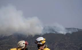 Incendio tenerife igual modo, una dotación del parque de san miguel de abona tenerite requerida tras volcar un turismo en la salida de los incendio. El Incendio De Tenerife Abarca Ya 2 600 Hectareas Pero La Situacion Esta Mas Controlada Canarias7