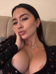Karol Rosado @KarolRosado_ - Twitter Profile | TwStalker