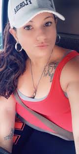 Hi, my name is Raquel and I'm a perfectionist with unrealistic self  standards #mentalhealthposting