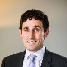 Warren Ireland's Instagram, Twitter & Facebook