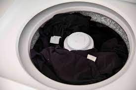 While it may seem ok to mix the different types of fabrics and different colored clothes to wash your laundry, doing so is actually not a good idea. How To Wash Dark Clothes To Reduce Fading