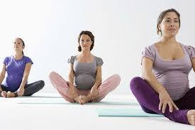 Inhalt 3 schwangerschaftsgymnastik für die waden 6 schwangerschaftsgymnastik für den darmbereich die schwangerschaftsgymnastik unterscheidet sich in einigen wesentlichen punkten von den. Wie Lauft Der Geburtsvorbereitungskurs Ab Baby Und Familie