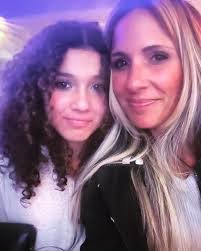 Amy Zelaya's Instagram, Twitter & Facebook