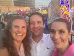 Sarah Macey's Instagram, Twitter & Facebook