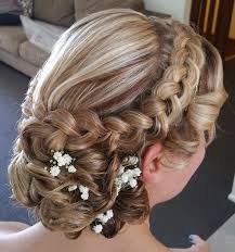 You don't need super long lengths to achieve romantic and textured braided updos. 40 Gorgeous Wedding Hairstyles For Long Hair