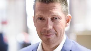 Stephen Schad: A-kassor vilseleder dem som jobbar på uppdrag