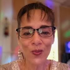 Lisa Samples's Instagram, Twitter & Facebook