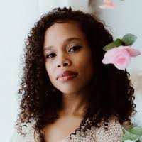 Elena James's Instagram, Twitter & Facebook