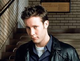 What if a Batman-prequel TV series in the style of Smallville was made  instead of Smallville?