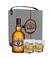 Chivas regal 12 year old blended scotch whisky is a signature blend made up of the finest malt and grain whiskies. Chivas Regal Briefcase 12 Years 2 Glasses Campoluzenoteca Com