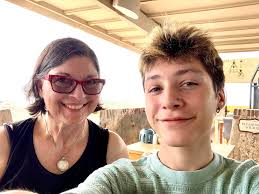 Fort Nassau lunch: rib-eye burger and more