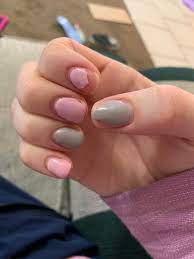 You simply dip your nail in a colored powder of your choice, and seal it with a top coat of polish. Can Anyone Give Me Some Pointers On Getting My Nail Dip Powder Manicures To Last Longer Or Is It Just Because I Got An Inexpensive Brand Of Powder I Feel Like I Ve