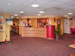 Deshalb sollten sie dafür sorgen, dass er nicht wegrutschen kann. Hotel In Laon Ibis Laon All