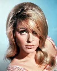 35 Fabulous And Trending 1960s Hairstyles