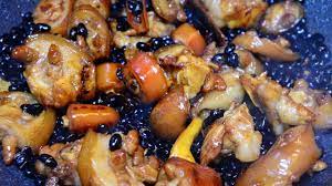 2条猪尾 1碗黑豆 农村媳妇简单一做 老公吃了有劲有力壮如牛 youtube food recipes