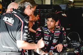 Clairewntr cam leaks she likes to get close and rubs her