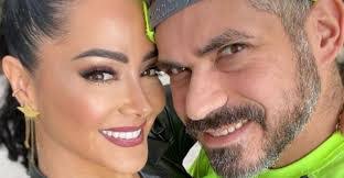 Alexis Goncalves's Instagram, Twitter & Facebook