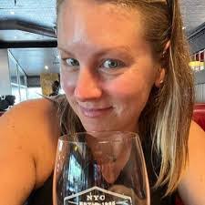 Shannon Bosworth's Instagram, Twitter & Facebook