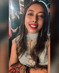 Just brush it up with Smile and Subtlety ✨ #pastle #evening #weddingdiaries  #trending #goodvibesonly