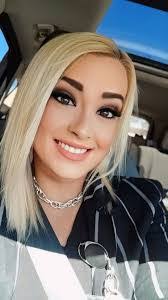 Sasha Mayfield's Instagram, Twitter & Facebook