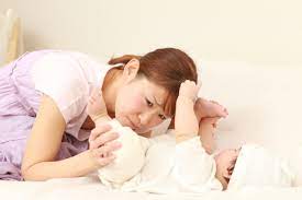 Untuk bayi yang berusia lebih dari enam bulan pijat perut bagian bawah bayi sebanyak beberapa kali dalam sehari hingga bayi bisa buang air besar. Panduan Dasar Orang Tua Mengatasi Bayi Tidak Bab Alodokter