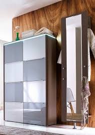 Ausgefallene Flurmobel Multi Color Gloss Die Glanzvolle Garderobe Halt Hinter Einem Spiegel Platz Fur Jacken Und Mantel Ber Garderobe Online Mobel Flur Mobel