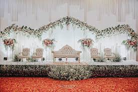 Misalkan, daftar kebutuhan pernikahan ray dan emma adalah sebagai berikut: 70 Inspirasi Dekorasi Pelaminan Minimalis Modern Hingga Klasik Idewedding