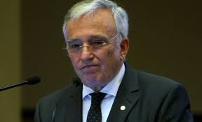 Ccr a respins sesizarea pnl şi usr asupra legii privind aducerea rezervelor de aur în ţară, actul curtea constituţională a româniei a respins, miercuri, sesizarea pnl şi usr asupra actului normativ pentru modificarea articolului 30 din legea 312/2004. Mugur IsÄrescu Rupe TÄcerea Ce Se Va Intampla Cu Rezerva De Aur A Romaniei Capital