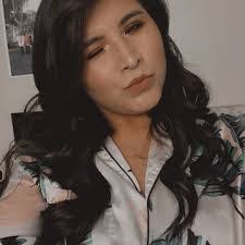 Melissa Seemann's Instagram, Twitter & Facebook