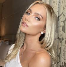 Looking for someone that can do a blowout like this the morning of October  12th for my wedding! Super late notice but I recently had to move my  wedding from Western NC