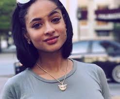 Tori hughes fondo de pantalla