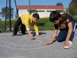 Pues ni toqué las 2 consolas. Juegos Actuales Que Ni Jugaron Los Abueloso Las 5 Tendencias Globales En Juegos Online Distribucion Los Abuelos Disfrutan Con Los Nietos Jugando A Juegos Tradicionales Como Las Cartas