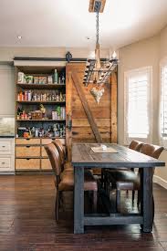 Those rustic home decorations with wooden beams and wooden tables feel so natural. Trendy Blend Industrial Farmhouse Style Interiors Make A Brilliant Impact
