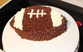 Are you actually intent on getting the shape right but you're still feeling skeptical about carving? 30 Cool Football Cakes And How To Make Your Own