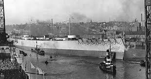 Stapellauf Der Bismarck In Hamburg Bei Blohm Voss Aufnahme Kurz Nach Dem Zuwasserlassen 14 Februar 1939 Schlachtschiff Schiff Deutsche Kriegsmarine