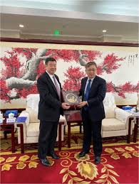 央广网宁波 7 月 25 日消息 （ 记者 刘欣莹 通讯员张昊桦 史媛）随着今年第六号台风烟花渐渐逼近，群众安置转移，保障群众生命财产安全 成为了宁波海曙区 章水镇李家坑村党支部书记李行伟和每一个党员干部当下的第一要务。 7月24日，在李家坑村党支部的协调下，村内两间地势较高的. æ¾³ç§'å¤§å»–æ³½äº'æ ¡ç›' æŽè¡Œä¼Ÿæ ¡é•¿ä¸€è¡Œæ‹œè®¿ä¸­å›½ç§'å­¦é™¢