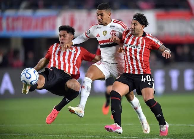 Flamengo empata com o Estudiantes e decide vaga no Maracan&atilde;: 0 a 0 - Gazeta de Alagoas