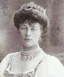 The Teck Hoop Necklace Tiara The Court Jeweller Royal Tiaras Tiara Royal Jewels