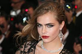 When picking out an eyebrow color for dark brown hair or black hair, some people seem to think you need an exact match. Perfect Eyebrows 13 Things You Need To Know To Get Flawless Eyebrows