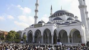 İstanbulda bayram namazı saat kaçta kılınacak ? Diyanet Isleri 2019 Bayram Namazi Saat Kacta 4 Haziran Il Il Bayram Namazi Saatleri Istanbul Ankara Izmir Bayram Namazi Kacta Gundem Haberleri