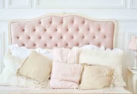 Letti shabby chic, provenzali e testate anche su misura in legno bianche, decapate o personalizzate.camere da letto in stile provenzale francese. Qual E La Vera Differenza Fra Letto Imbottito E Letto In Legno