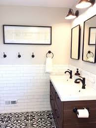 Gorgeous Farmhouse Bathroom With White Subway Tile Black Fixtures And Hooks And Blac Rustic Master Bathroom Bathroom Remodel Master Modern Farmhouse Bathroom