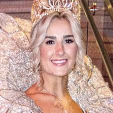 Desiree Healy's Instagram, Twitter & Facebook