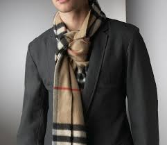It takes less than an hour of work and a few supplies. Men S Guide On How To Wear A Scarf 8 Rules And 9 Styles