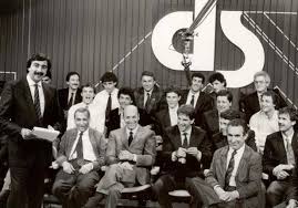 Laureato in giurisprudenza, ha iniziato l'attività giornalistica nel 1968 al resto del carlino, per poi passare al guerin sportivo (1971), diretto da gianni brera. La Domenica Sportiva La Piu Antica Marino Bartoletti Facebook