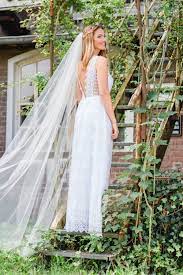 Wir helfen dir mit tipps und tricks dein kleid zu finden. Facettenreich Inspiriert Relaxt Die Brautmodenkollektion 2018 Claudia Heller