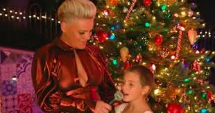 Cover me in sunshine is a song by american singer and songwriter pink and her daughter willow sage hart. Watch Pink And Willow Hart Sing The Christmas Song Video Popsugar Entertainment