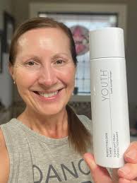 Benefits and Usage of YOUTH Perfecting Skin Toner in Skincare Routine